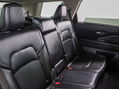 Used 2022 Nissan Pathfinder SL image 29