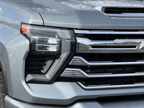 Used 2024 Chevrolet Silverado 3500 High Country w/ High Country Premium Package AWD/4WD image 45