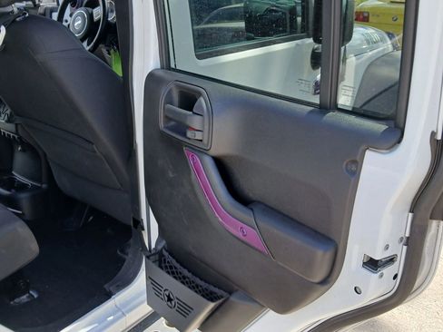 Used 2015 Jeep Wrangler Unlimited Sport AWD/4WD image 21