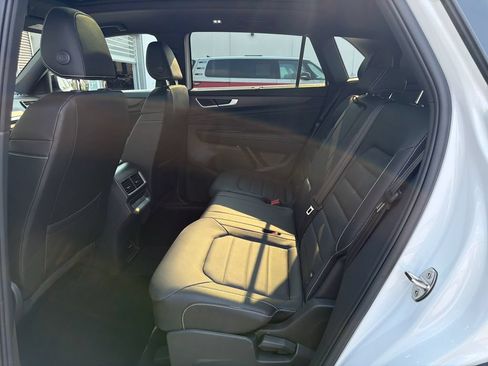 Certified 2026 Volkswagen Atlas Cross Sport SEL R-Line AWD/4WD image 14