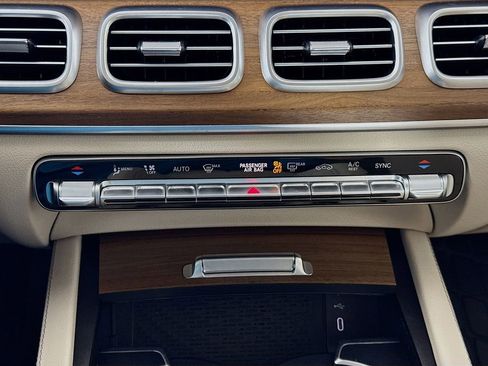 Used 2025 Mercedes-Benz GLE 350 4MATIC image 16