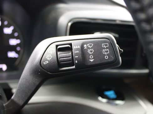 Used 2023 Ford Explorer XLT w/ Equipment Group 202A image 28