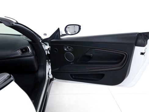 Used 2020 Aston Martin DB11 Volante RWD image 20