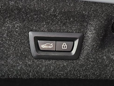 Used 2022 BMW M4 Competition w/ M Carbon Exterior Package RWD image 11