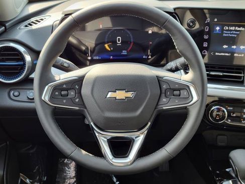 New 2026 Chevrolet Trax LT w/ LT Convenience Package FWD image 27