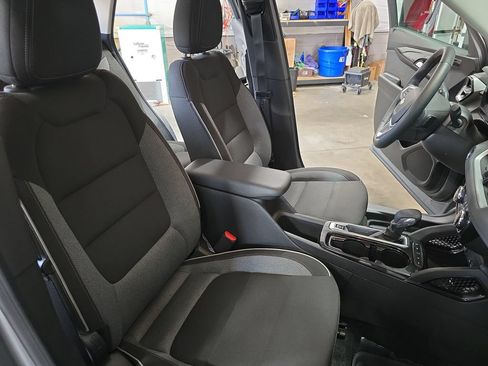 Used 2024 Chevrolet TrailBlazer LT w/ Convenience Package AWD/4WD image 10