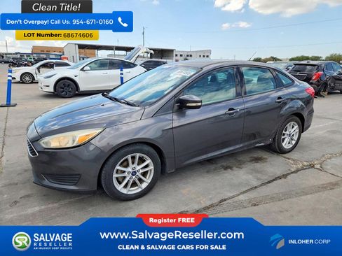 Used 2015 Ford Focus SE FWD image 1