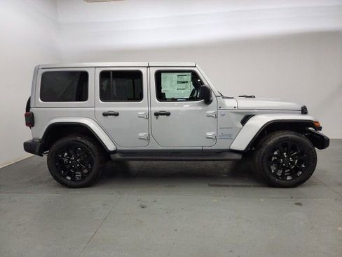 New 2024 Jeep Wrangler Unlimited Sahara AWD/4WD image 8