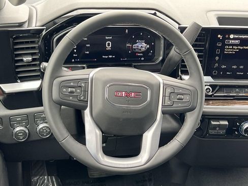 New 2026 GMC Sierra 1500 Elevation w/ LPO, Elevation Black Package AWD/4WD image 12