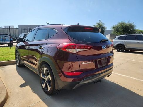 Used 2016 Hyundai Tucson Limited w/ Option Group 03 FWD image 3