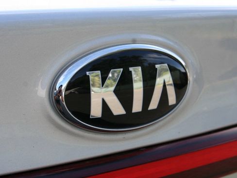 Used 2021 Kia Forte LXS FWD image 27