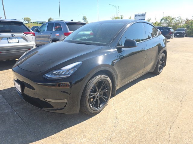 Used 2021 Tesla Model Y Long Range AWD/4WD image 1