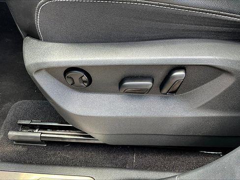 Used 2024 Volkswagen Atlas SE image 35