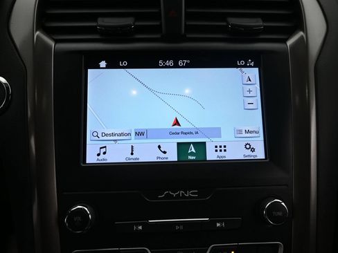 Used 2019 Ford Fusion SE FWD image 15