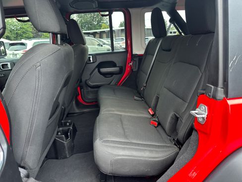 Used 2018 Jeep Wrangler Unlimited Sport S AWD/4WD image 10
