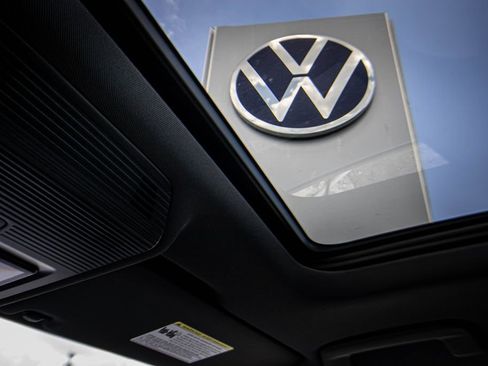New 2026 Volkswagen Tiguan SE R-Line FWD image 49
