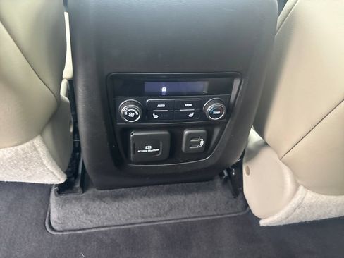 Used 2019 Buick Enclave Premium w/ Experience Buick Package AWD/4WD image 33