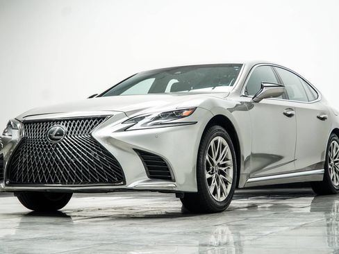 Used 2018 Lexus LS 500 w/ Interior Upgrade Package RWD image 9