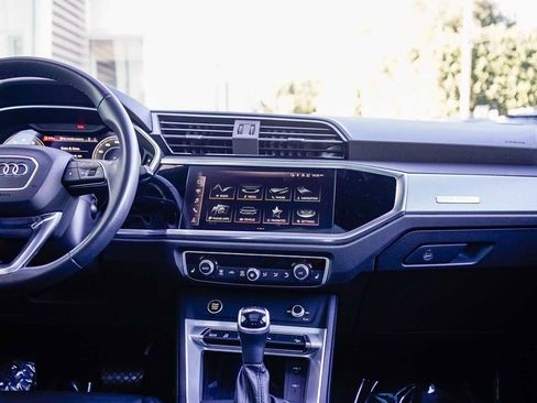 Used 2023 Audi Q3 2.0T Premium Plus w/ Premium Plus Package image 13