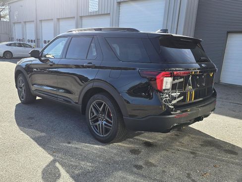 New 2026 Ford Explorer ST-Line w/ ST-Line Street Pack AWD/4WD image 5