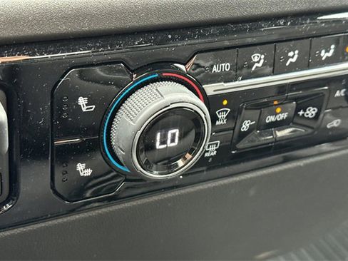 Used 2025 Chevrolet Silverado 1500 LT image 29