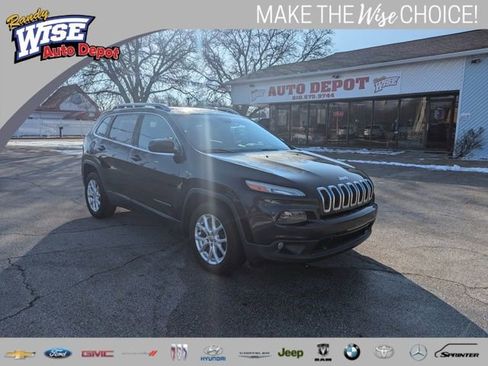 Used 2016 Jeep Cherokee Latitude w/ Cold Weather Group image 1
