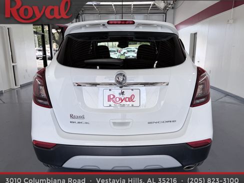 Used 2018 Buick Encore Sport Touring w/ Safety Package FWD image 5