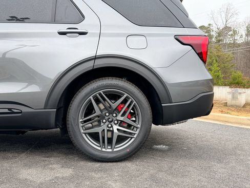 New 2026 Ford Explorer ST-Line w/ ST-Line Street Pack RWD image 6