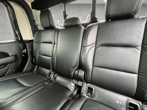 Used 2023 Jeep Gladiator Willys image 22