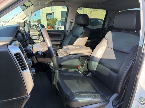 Used 2018 Chevrolet Silverado 1500 LT w/ Texas Edition image 31