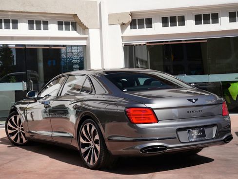 New 2026 Bentley Flying Spur Plug-In Hybrid AWD/4WD image 3