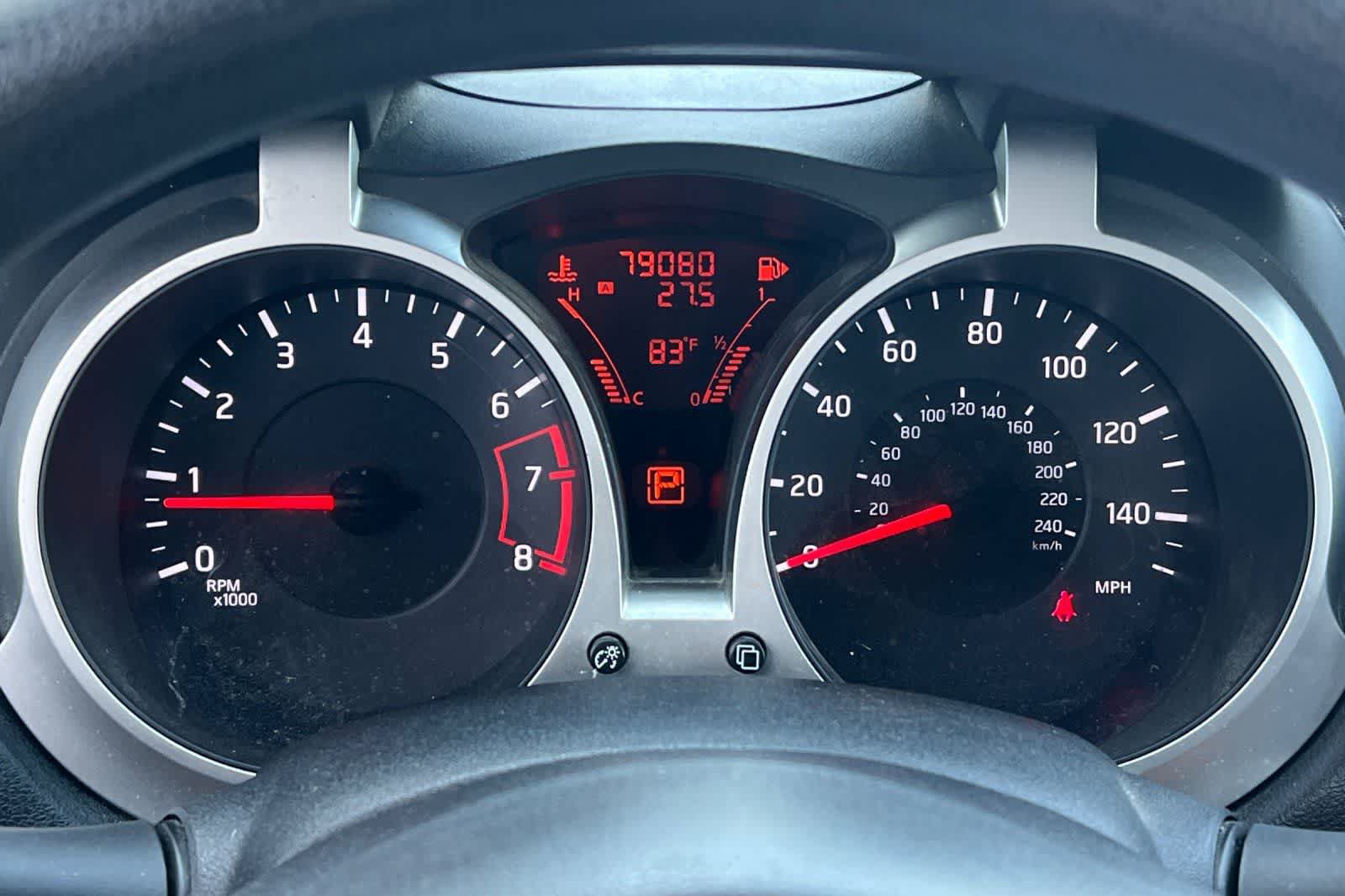 Used 2013 Nissan Juke S FWD image 40