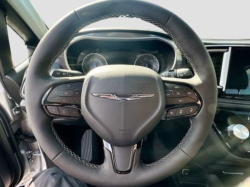 New 2026 Chrysler Pacifica Select w/ S Appearance Package image 11