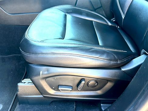 Used 2021 Ford Explorer XLT w/ Equipment Group 202A image 15