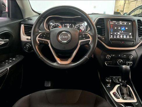 Used 2016 Jeep Cherokee Latitude w/ Cold Weather Group image 12