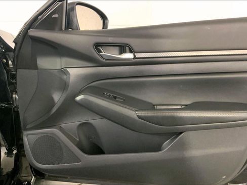 Used 2025 Nissan Altima 2.5 SV image 25