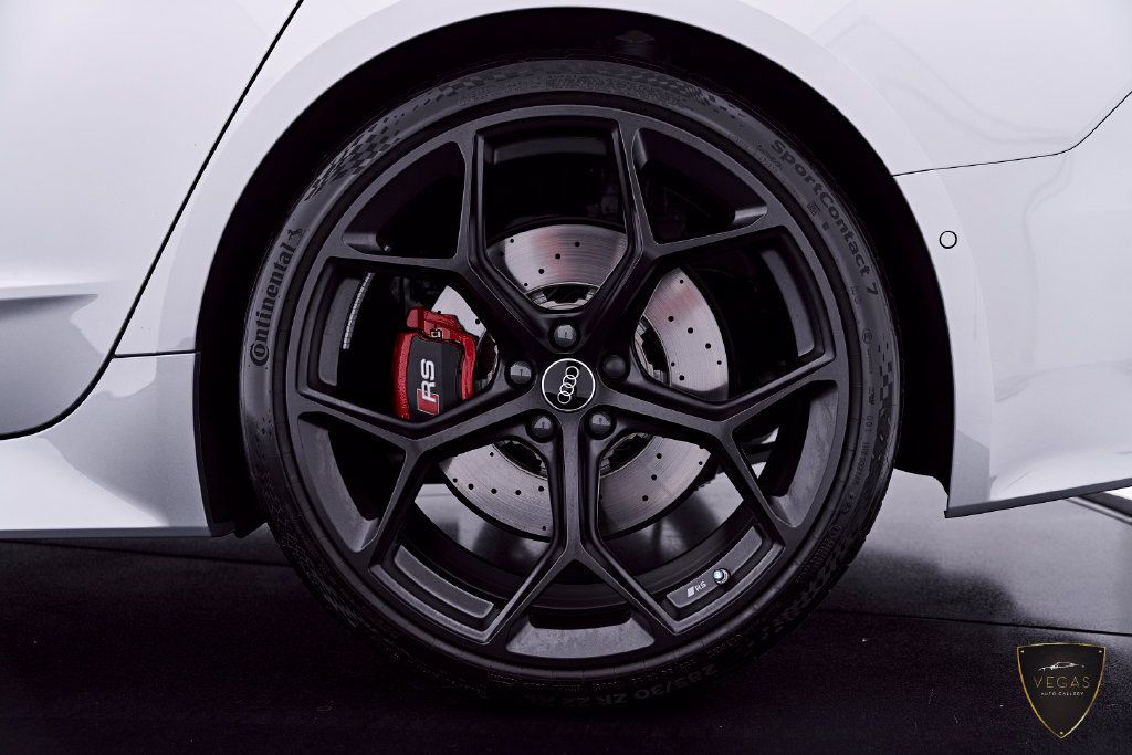 Used 2025 Audi RS 7 Performance AWD/4WD image 32