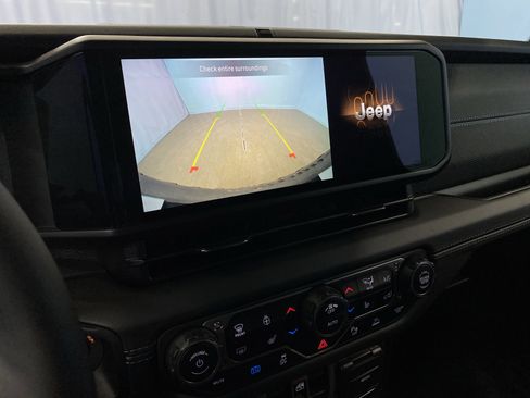 Certified 2025 Jeep Wrangler Unlimited Rubicon 4xe w/ Safety Group image 17