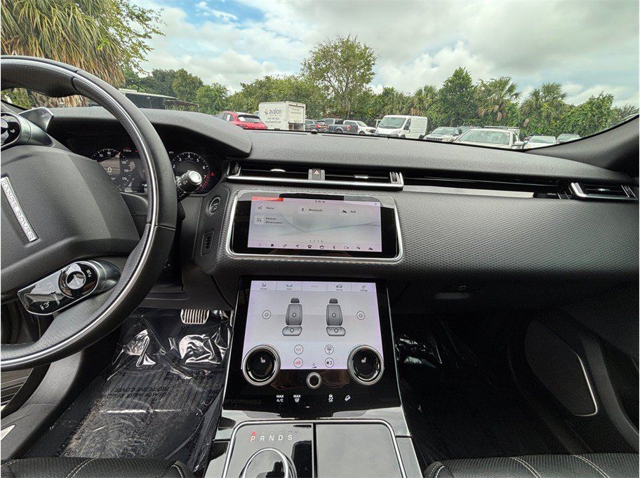 Used 2018 Land Rover Range Rover Velar R-Dynamic SE AWD/4WD image 11