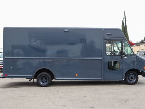 Used 2019 Ford E-450 and Econoline 450 Super Duty RWD image 13