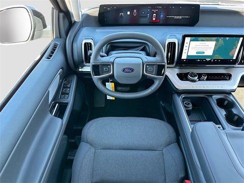 New 2025 Ford Expedition Max Active image 16