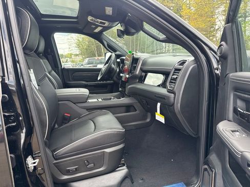 New 2026 RAM 2500 Limited AWD/4WD image 32