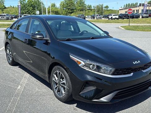Used 2023 Kia Forte LXS w/ LXS Technology Package FWD image 1