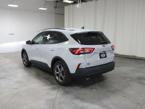 Used 2025 Ford Escape ST-Line FWD image 7