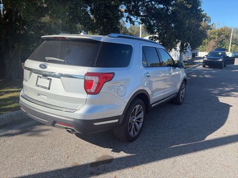 Used 2018 Ford Explorer Limited image 3