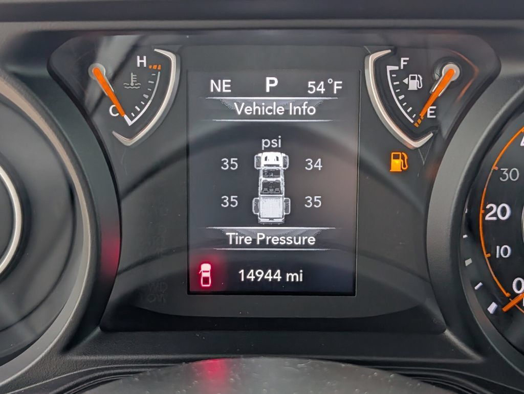 Used 2025 Jeep Gladiator Sport AWD/4WD image 16