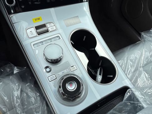 Used 2026 Genesis GV70 2.5T Advanced image 15