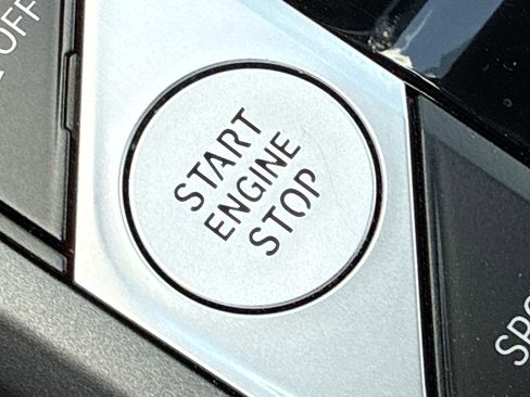 Used 2025 BMW 230i Coupe RWD image 36