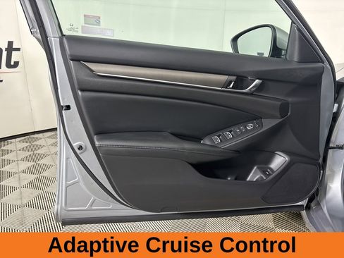 Used 2022 Honda Accord LX image 9
