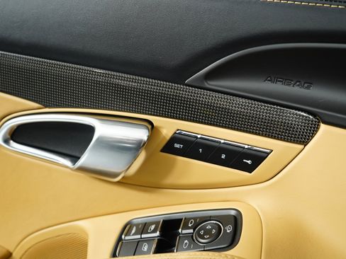 Used 2016 Porsche 911 Turbo S image 48